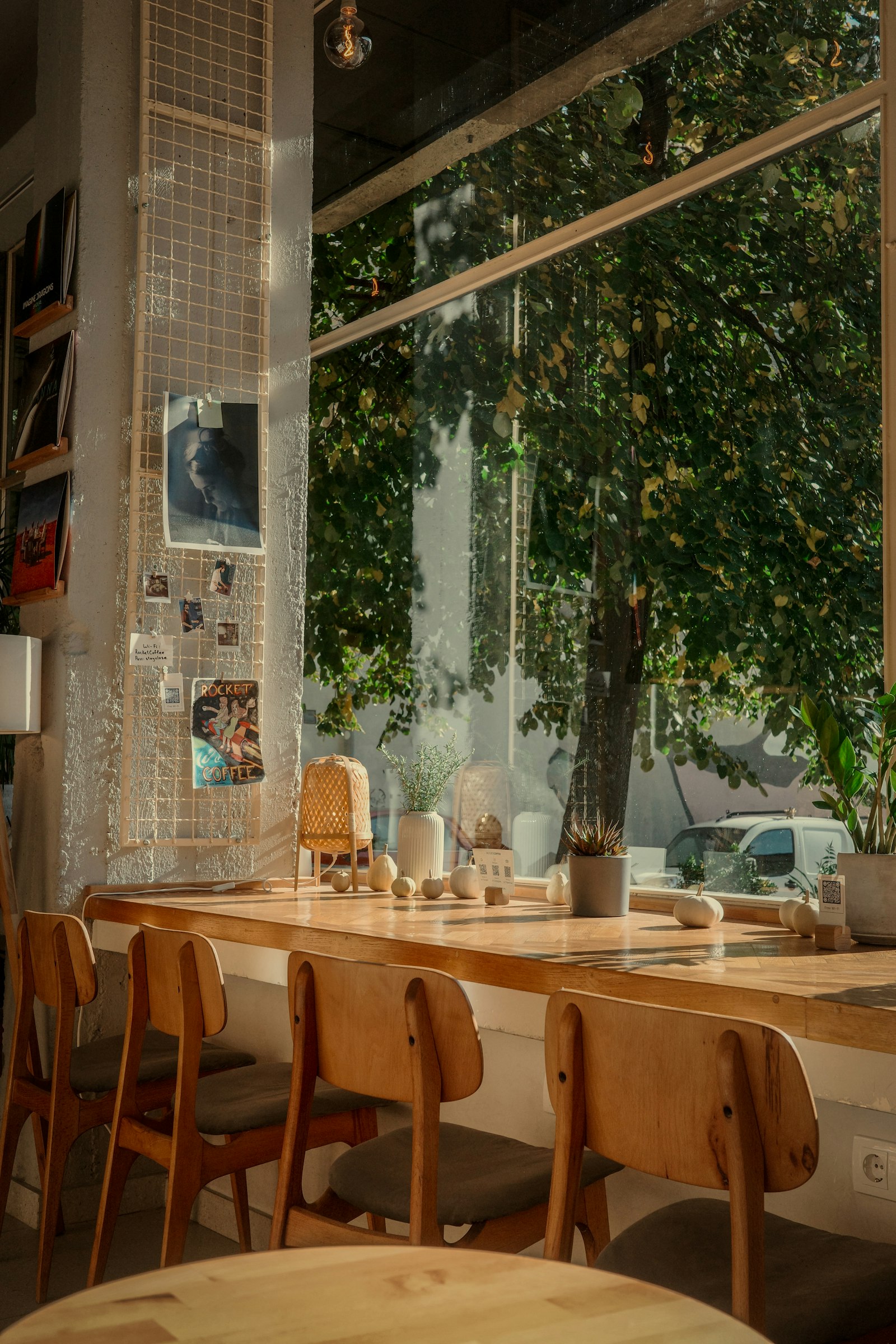 Pencere kenarı masalar